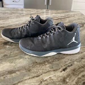 Jordan B.Fly 'Grey', size 10.5
